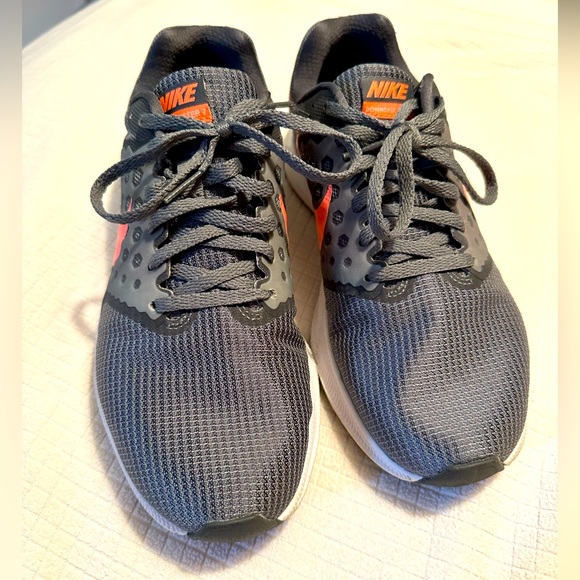 Ladies Nike Running Shoes - Size 8.5 - Picture 3 of 7